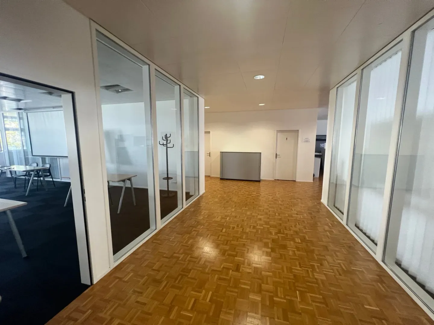 Spazio commerciale esclusivo in posizione centrale - La tua chiave per il successo! - Foto 17 di 28