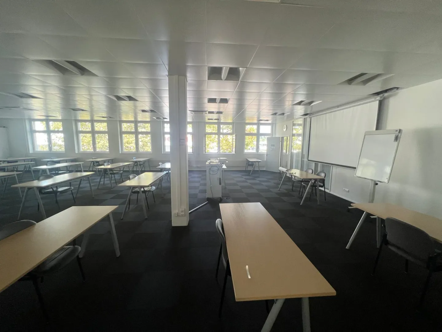 Spazio commerciale esclusivo in posizione centrale - La tua chiave per il successo! - Foto 18 di 28