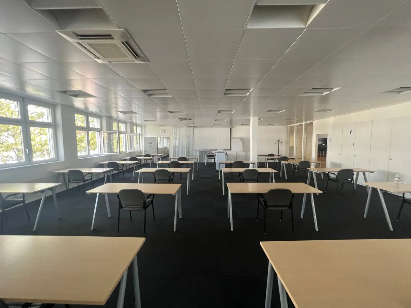 Spazio commerciale esclusivo in posizione centrale - La tua chiave per il successo! - Foto 20 di 28