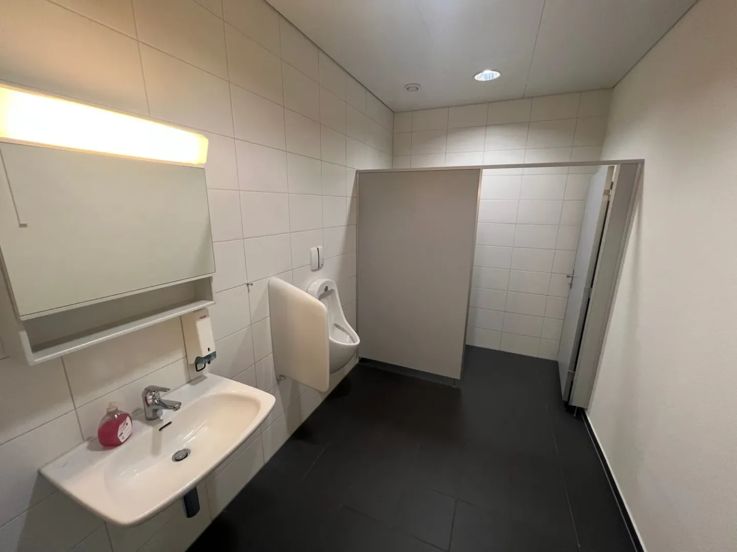 Spazio commerciale esclusivo in posizione centrale - La tua chiave per il successo! - Foto 25 di 28