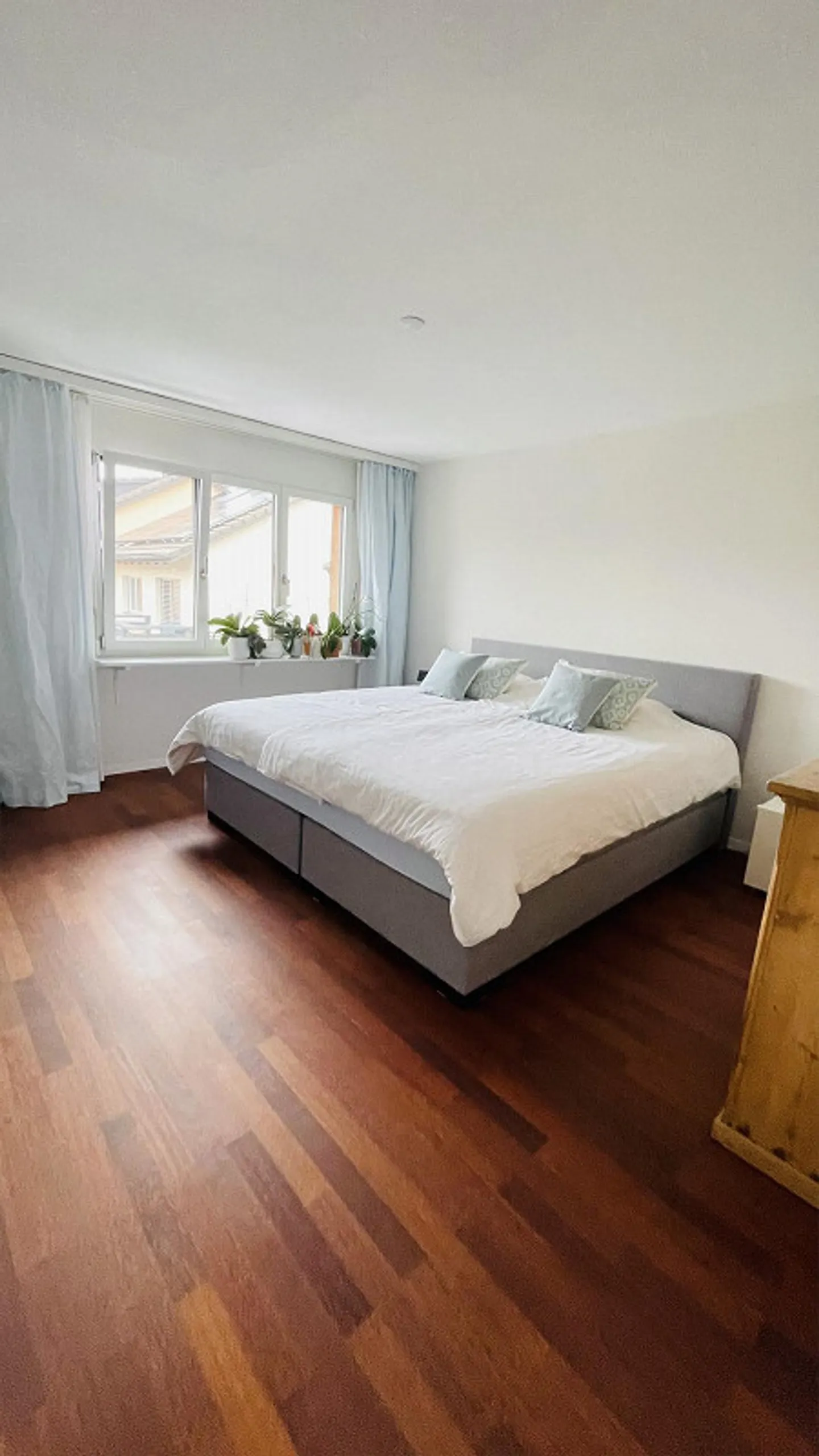 Maison mitoyenne exclusive de 6,5 pièces à Brütten, ensoleillée et fiscalement avantageuse - Photo 5 sur 17