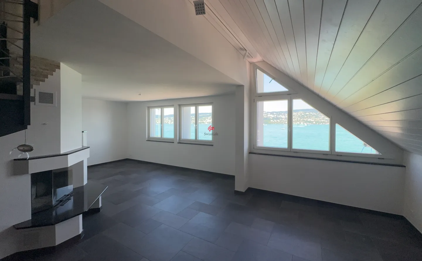 Immeuble résidentiel et commercial avec vue sur le lac et potentiel de développement - Photo 3 sur 9