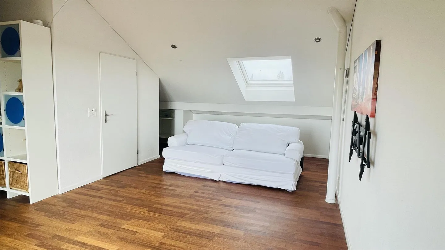 Maison mitoyenne exclusive de 6,5 pièces à Brütten, ensoleillée et fiscalement avantageuse - Photo 9 sur 17