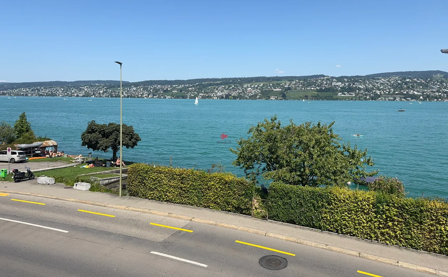 Immeuble résidentiel et commercial avec vue sur le lac et potentiel de développement - Photo 4 sur 9