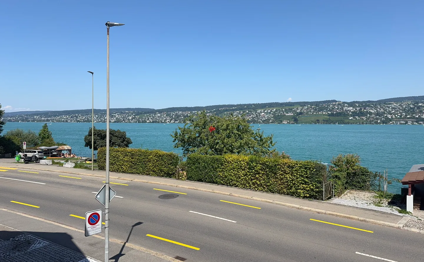 Immeuble résidentiel et commercial avec vue sur le lac et potentiel de développement - Photo 6 sur 9