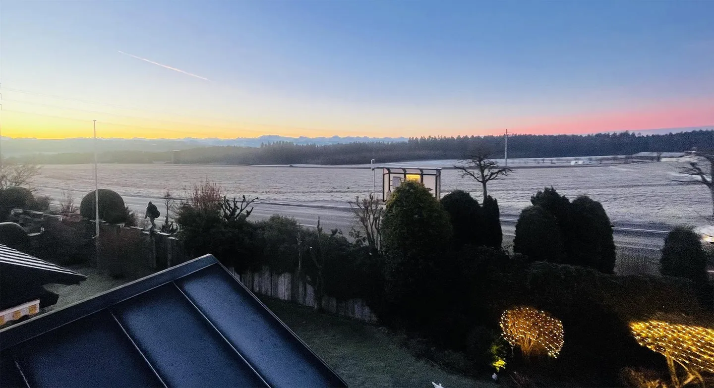 Maison mitoyenne exclusive de 6,5 pièces à Brütten, ensoleillée et fiscalement avantageuse - Photo 17 sur 17