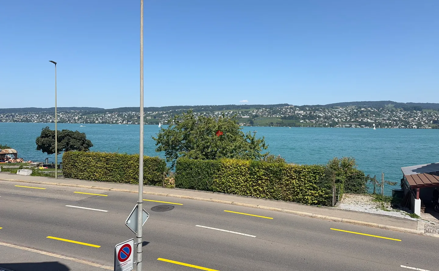 Immeuble résidentiel et commercial avec vue sur le lac et potentiel de développement - Photo 7 sur 9