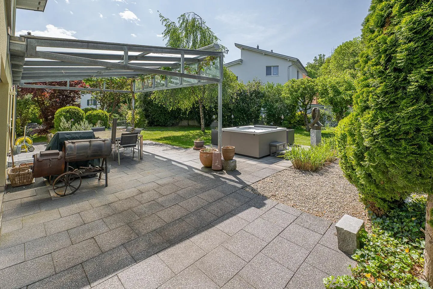 Geräumiges Einfamilienhaus in Henau - Foto 3 von 16
