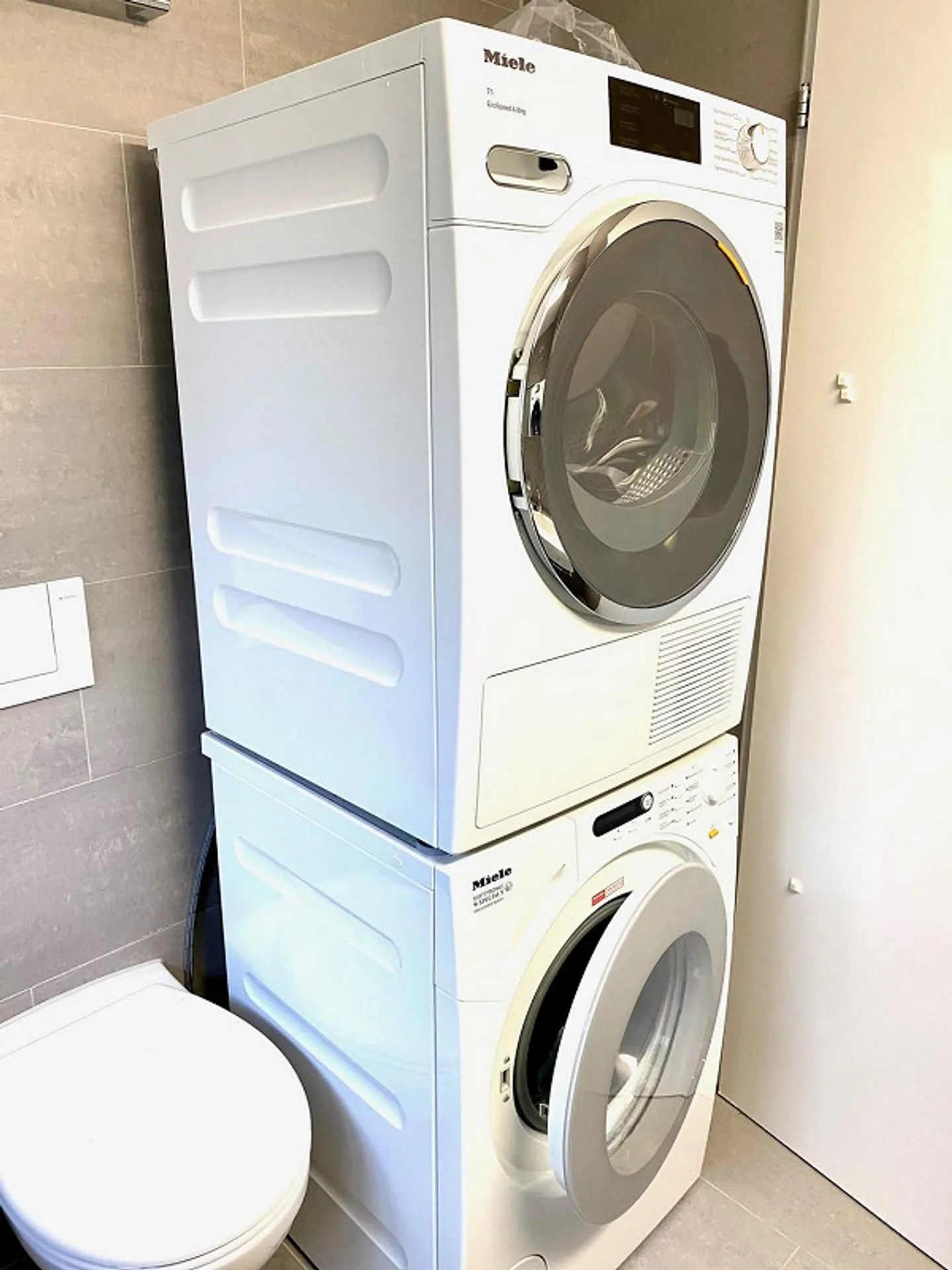 Lichtdurchflutet, geräumig und zentral - Foto 7 von 9