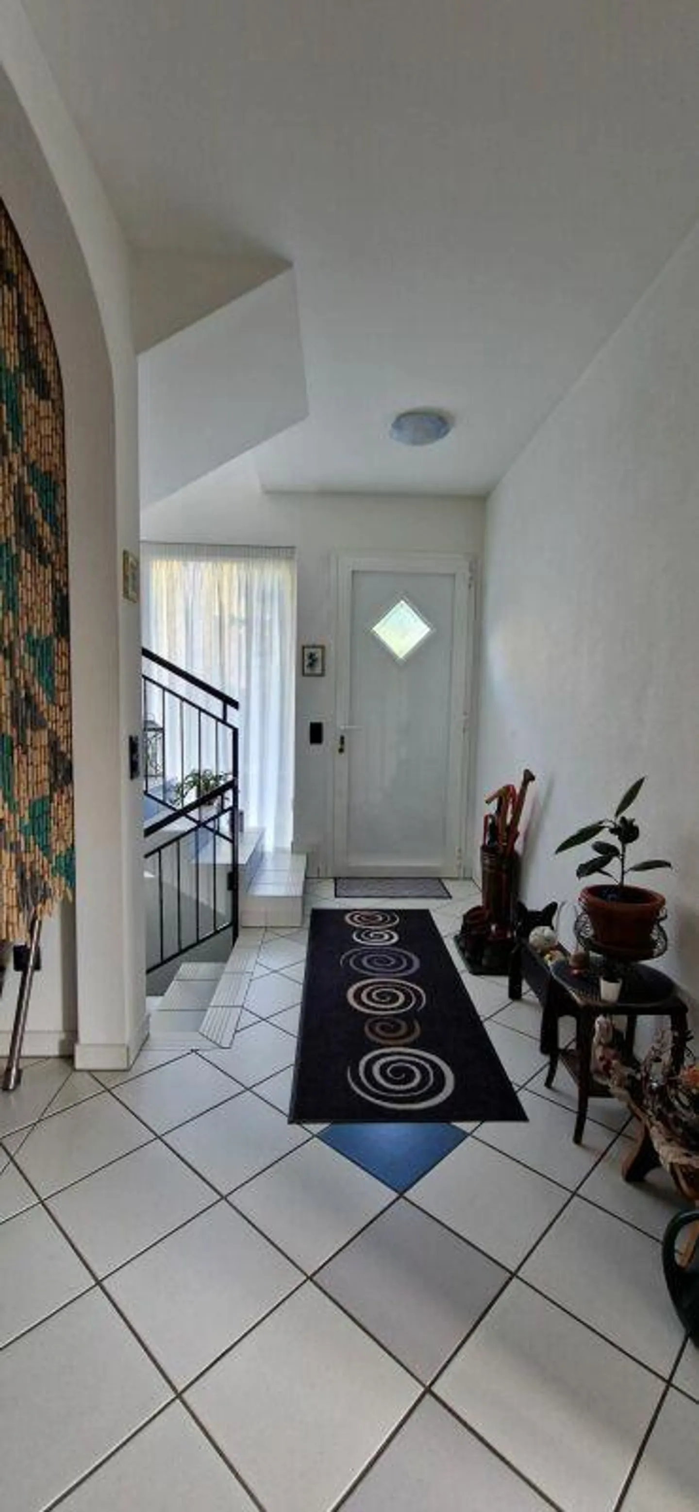 Casa unifamiliare indipendente e ben curata con piscina - Foto 6 di 20