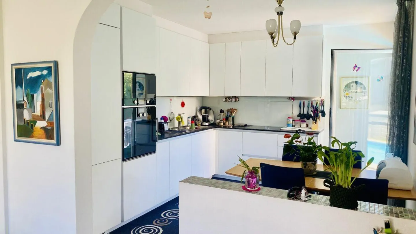 Casa unifamiliare indipendente e ben curata con piscina - Foto 8 di 20