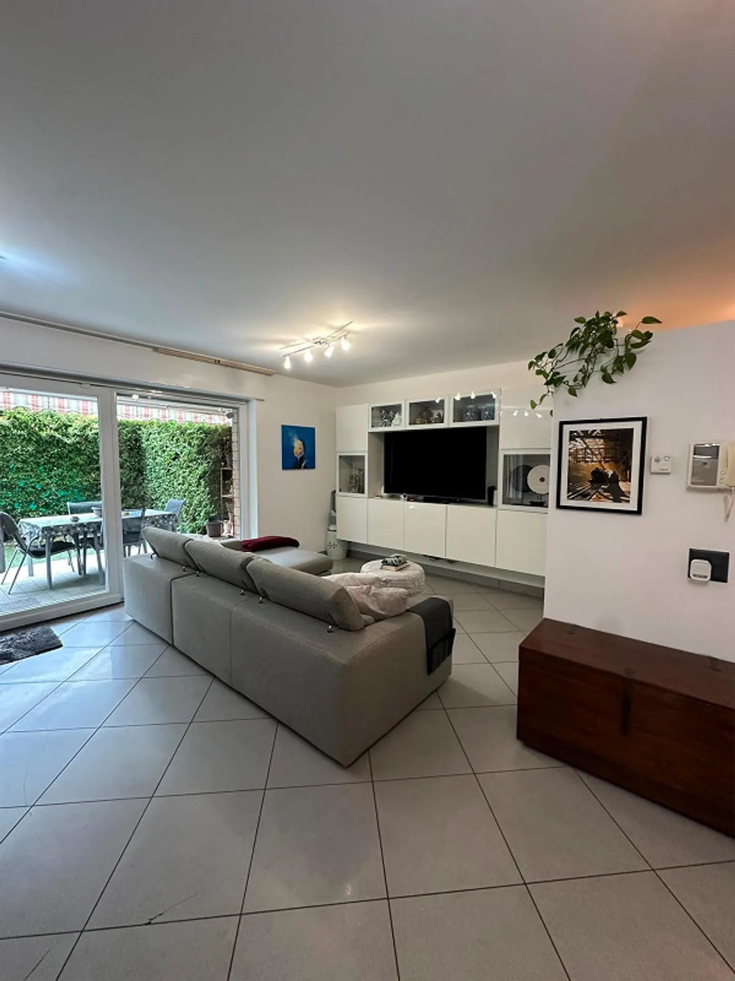 Appartamento moderno con giardino - Foto 7 di 15