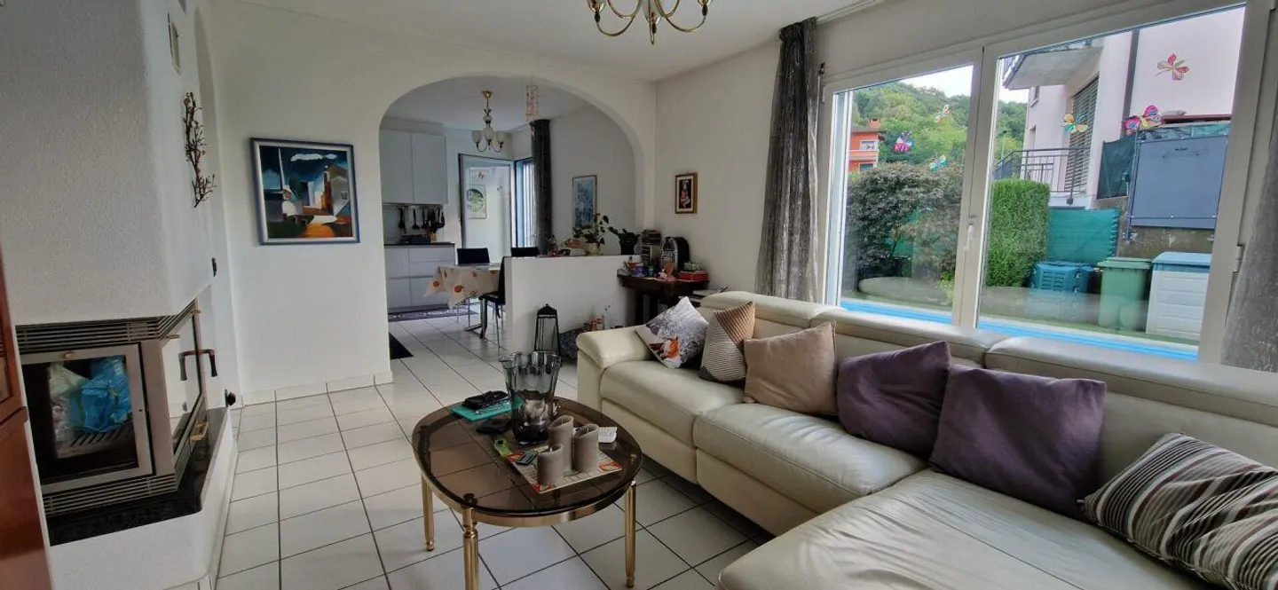 Casa unifamiliare indipendente e ben curata con piscina - Foto 10 di 20