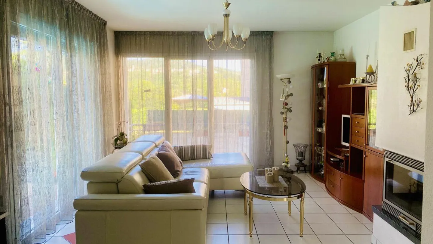 Casa unifamiliare indipendente e ben curata con piscina - Foto 12 di 20