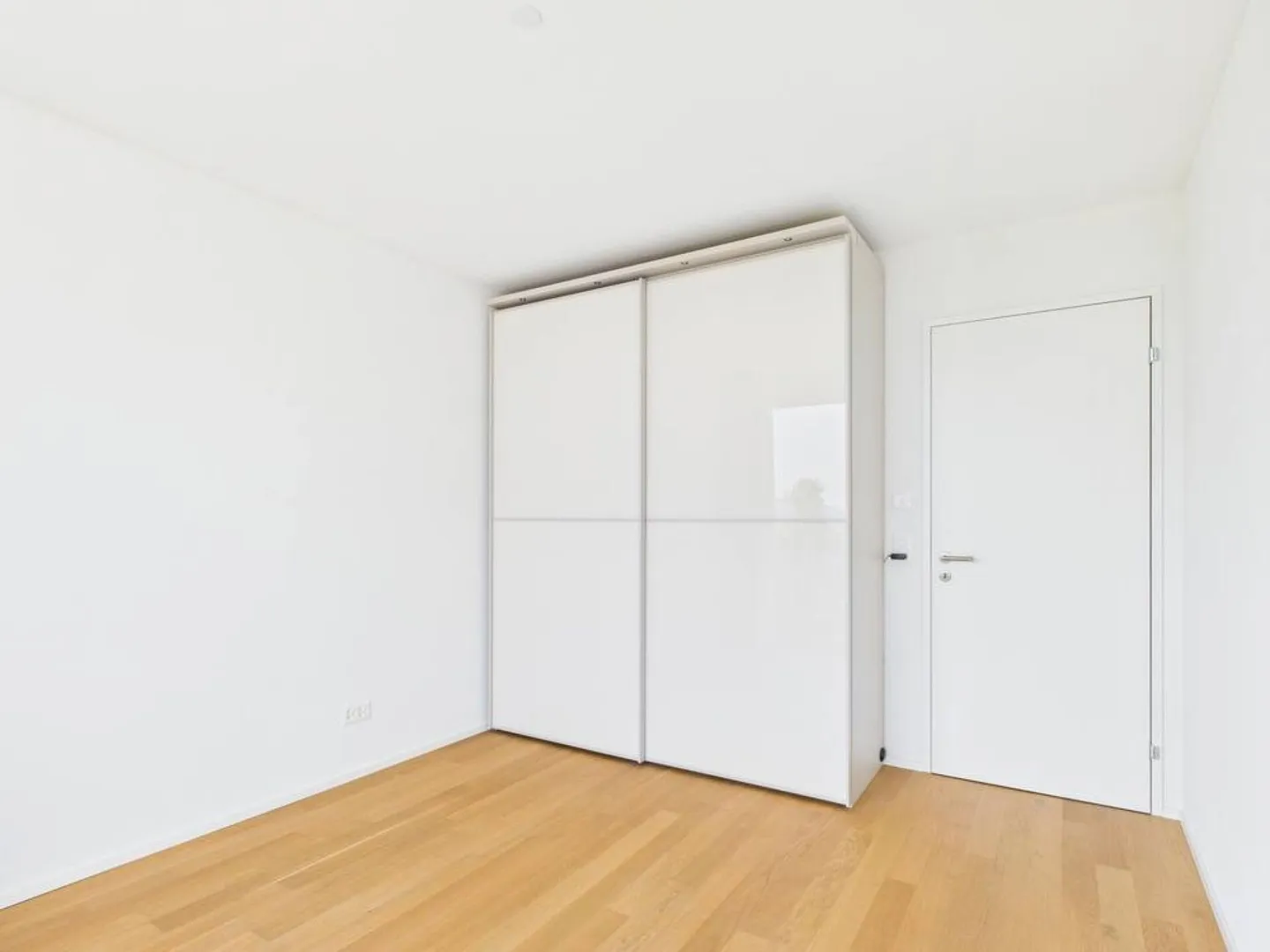 Moderno, luminoso e spazioso - Foto 8 di 11