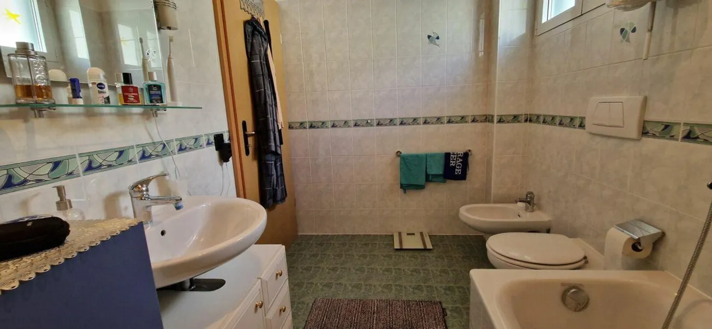 Casa unifamiliare indipendente e ben curata con piscina - Foto 16 di 20