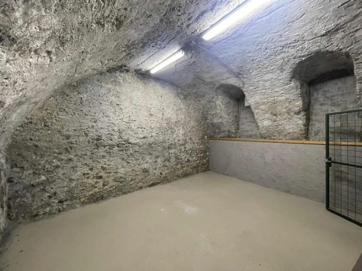 Espace commercial au rez-de-chaussée - Photo 10 sur 14