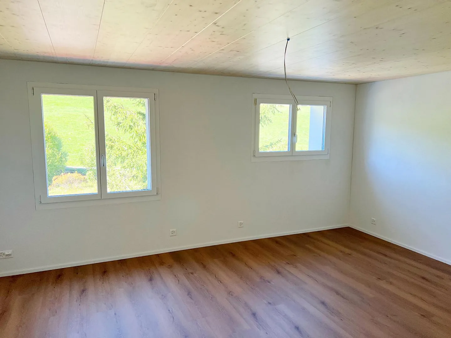 Newly renovated, bright apartment with high standard of finish - Photo 4 of 8
