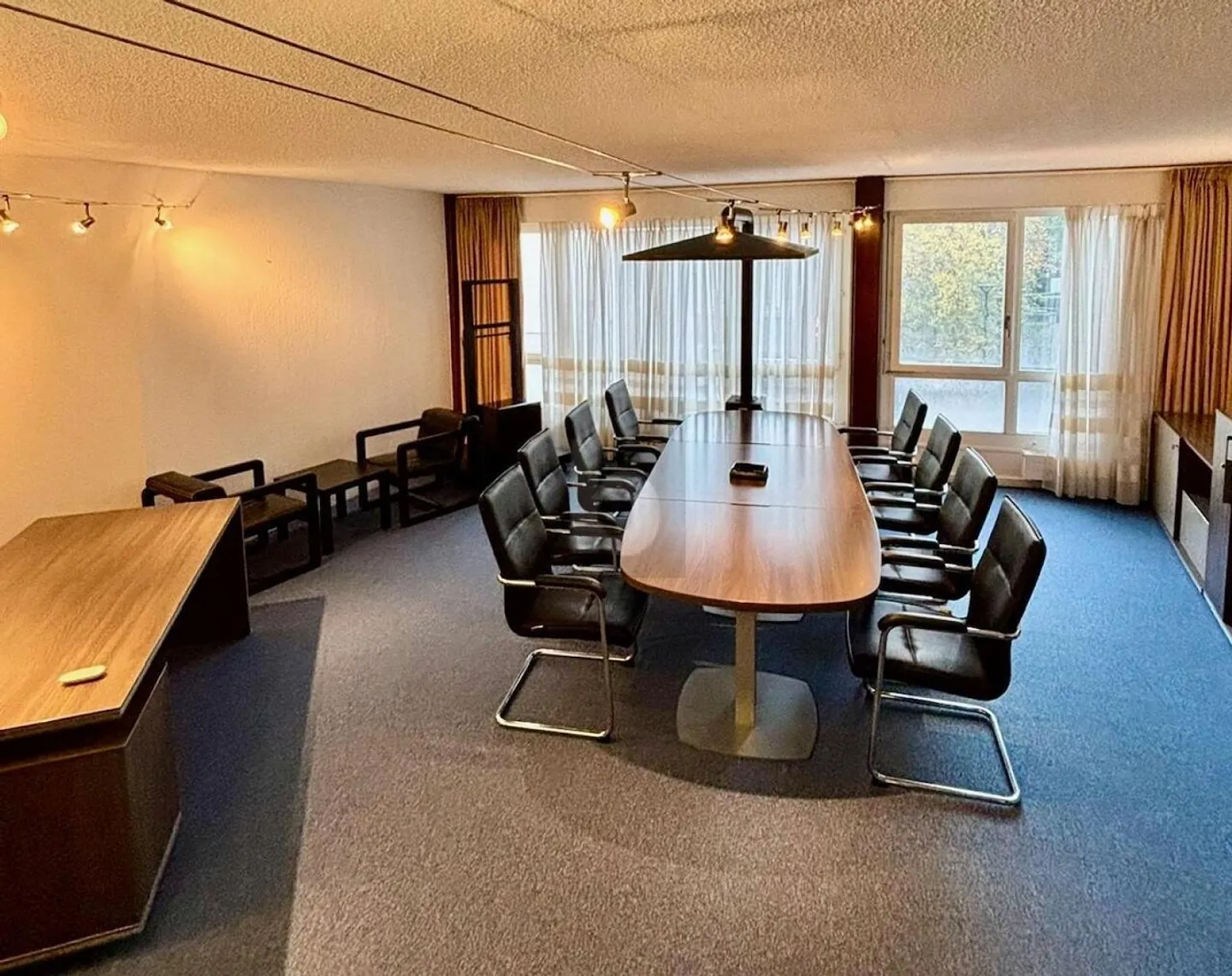 NEW WORKPLACE IN THE CENTER OF GENEVA - Photo 3 of 6