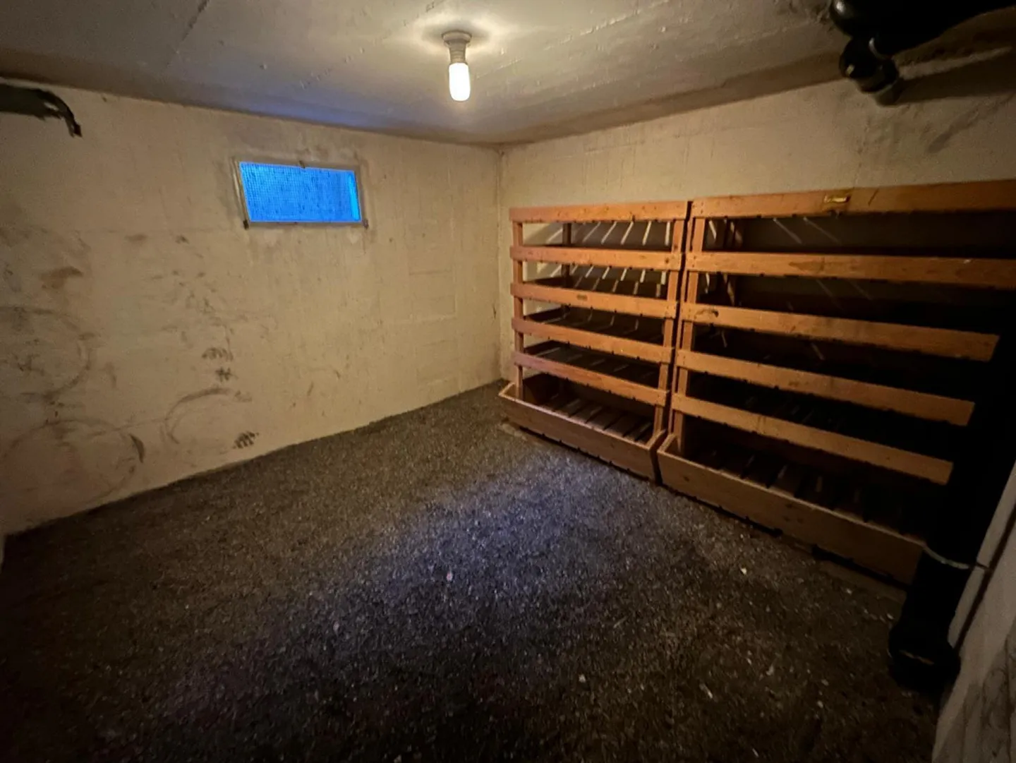 Single-family house with large usage reserves in panoramic location - Photo 3 of 10