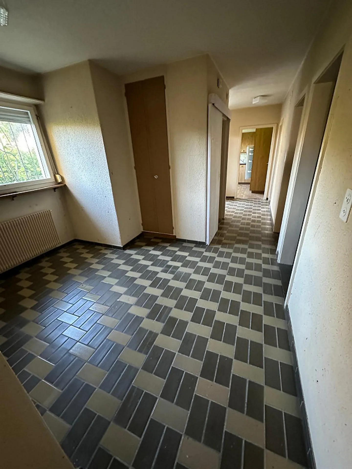 Single-family house with large usage reserves in panoramic location - Photo 4 of 10