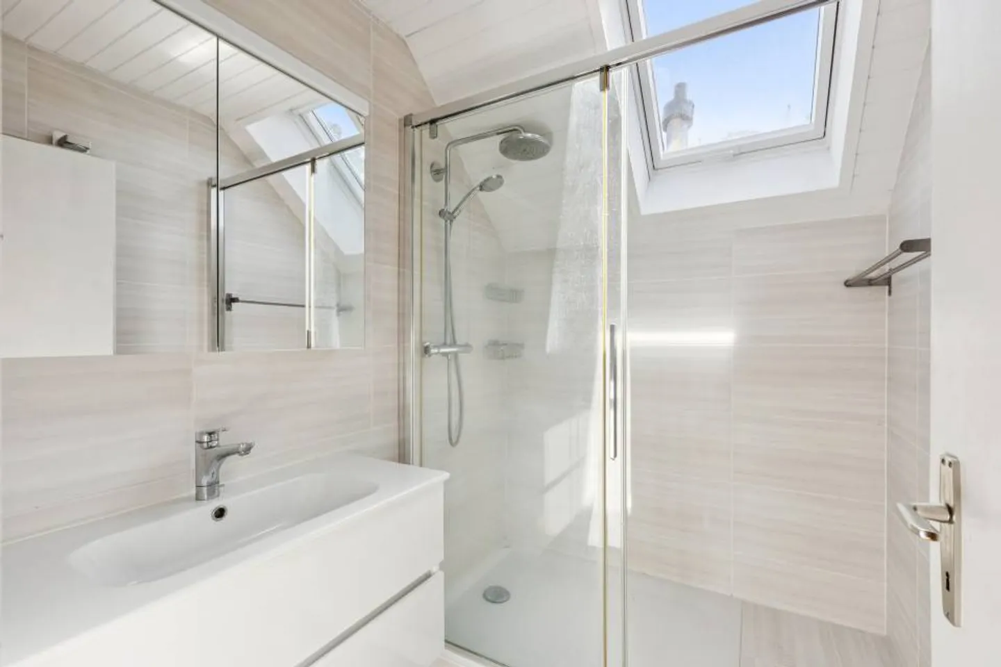 10-room House - Photo 8 of 13