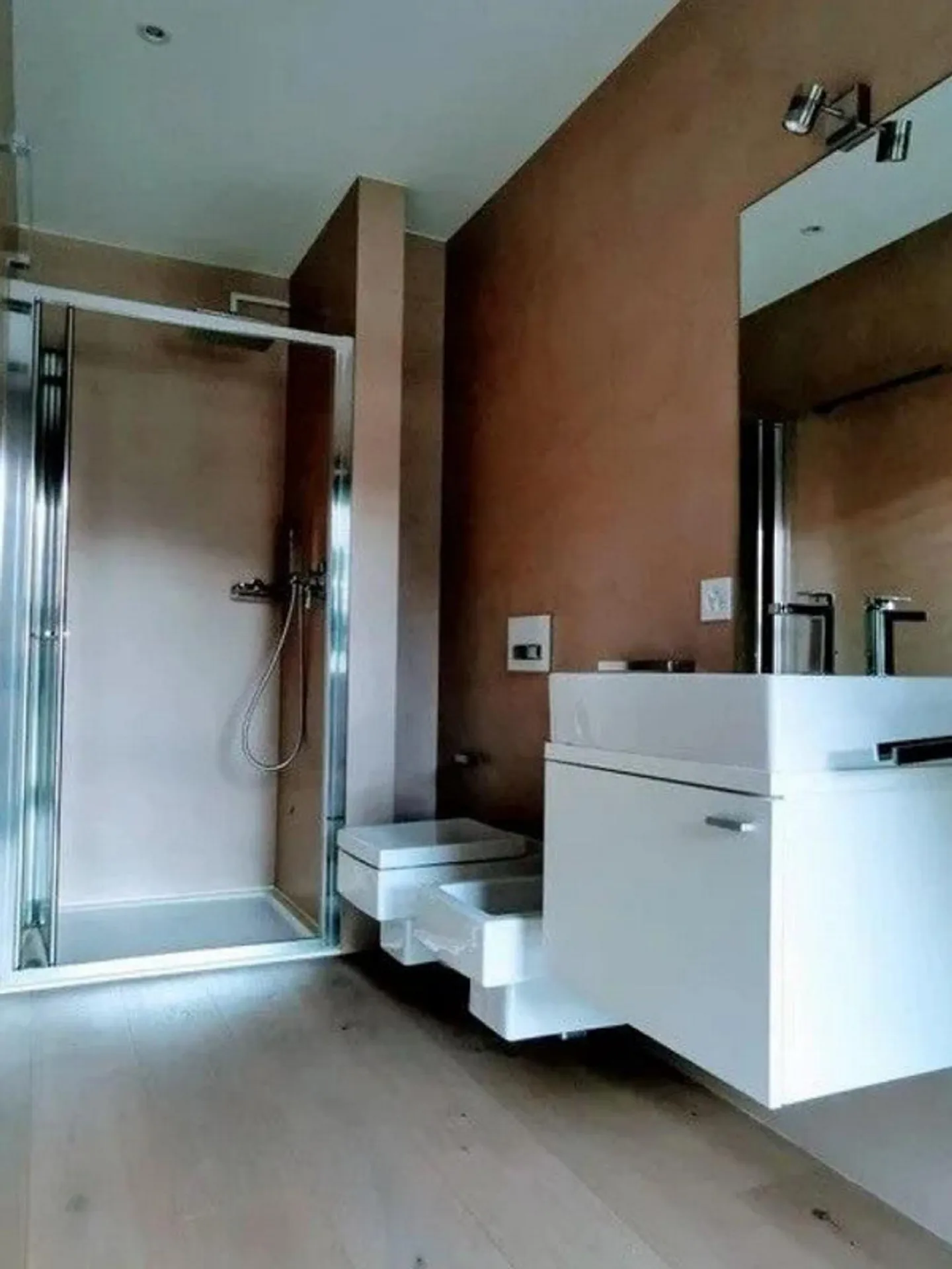 Penthouse exclusif de 5,5 pièces à louer à Giubiasco - Photo 8 sur 9