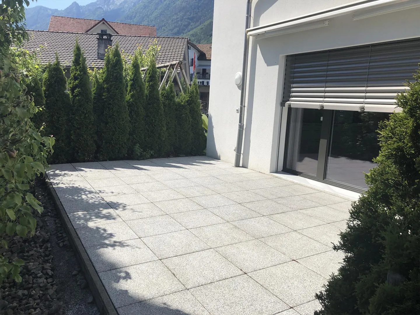 2-room granny flat, ground floor, with garden seating area - Photo 2 of 11