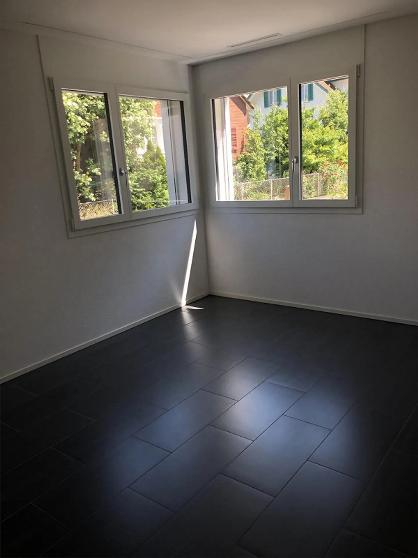 2-room granny flat, ground floor, with garden seating area - Photo 5 of 11