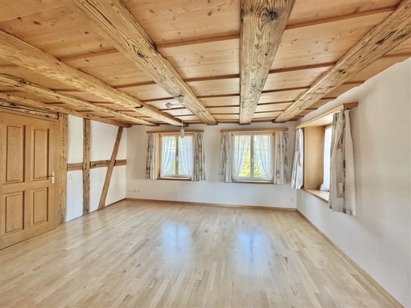 Well-kept timber house in idyllic location - Photo 3 of 15