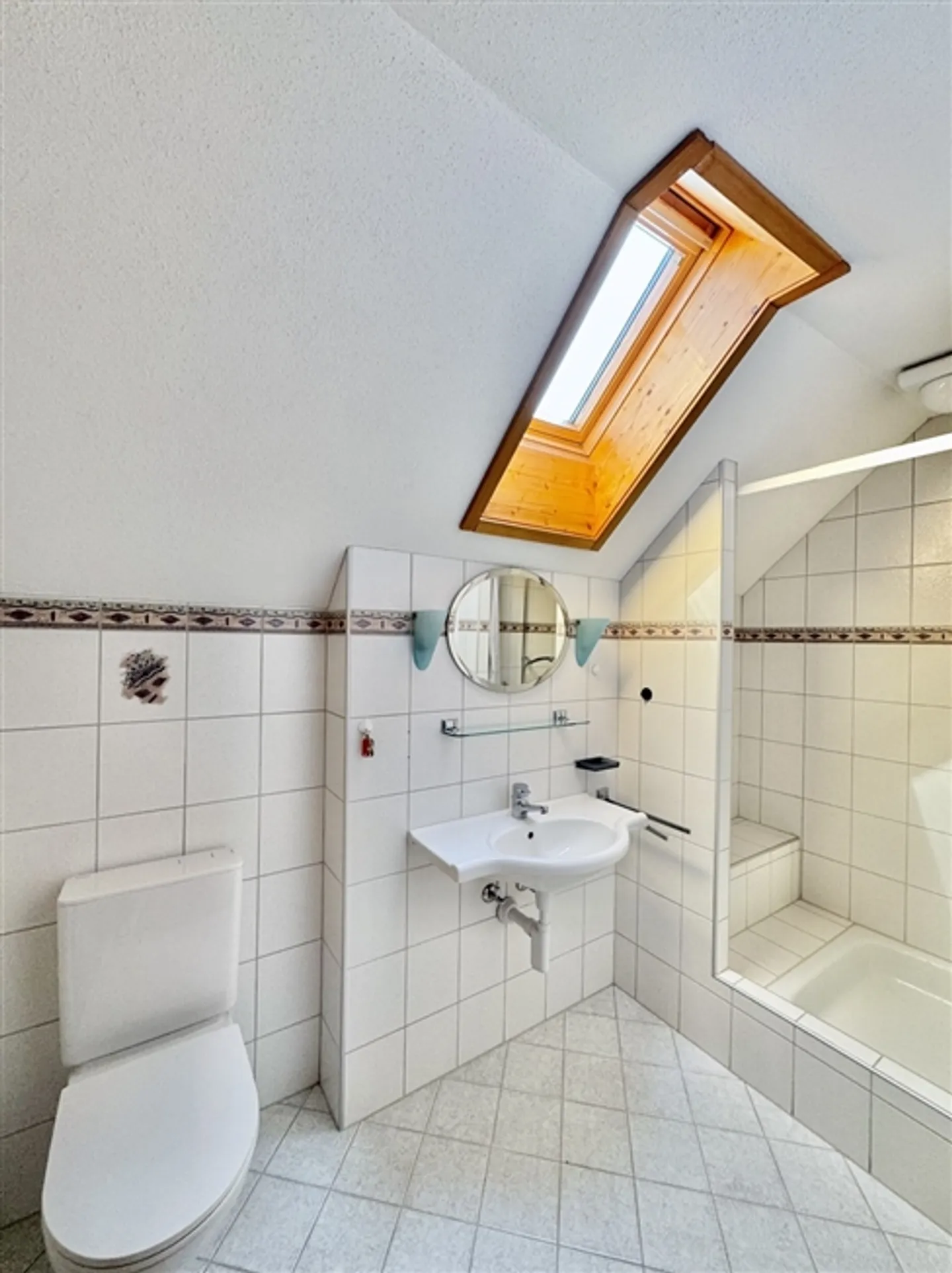 Well-kept timber house in idyllic location - Photo 7 of 15