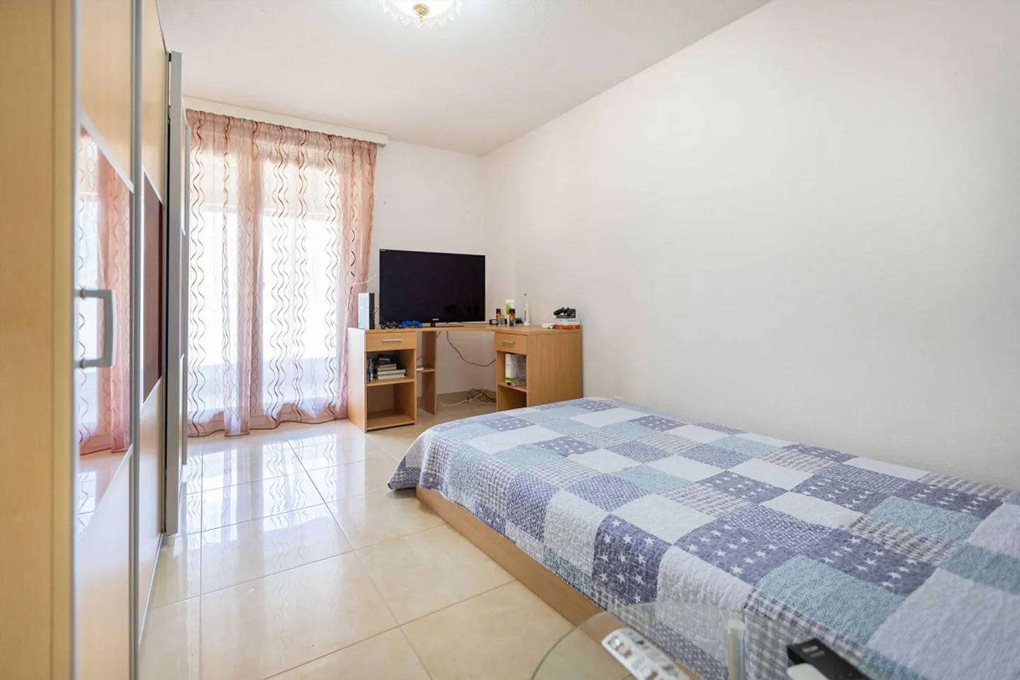 BARGAIN - RENOVATED SEMI-DETACHED VILLA WITH LAKE VIEW IN CANOBBIO - Photo 6 of 9