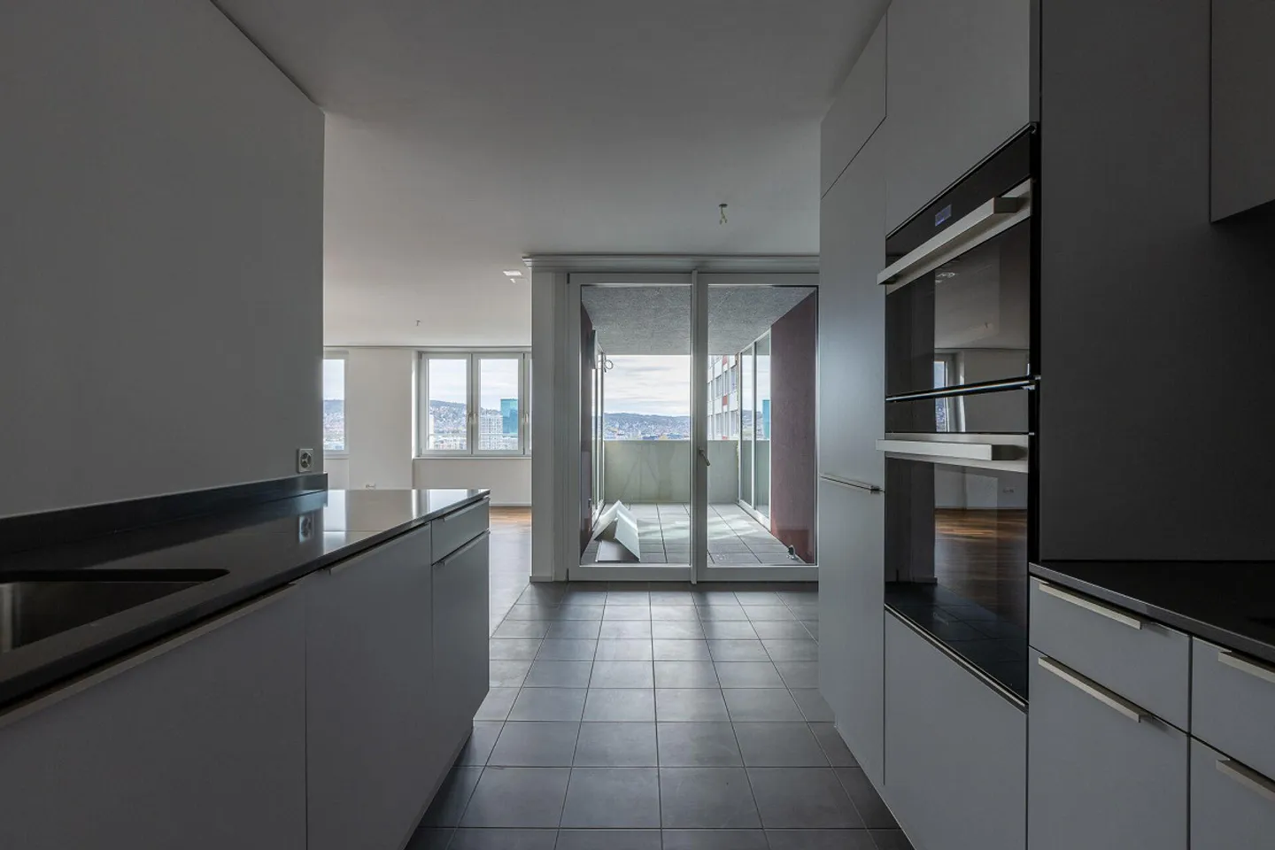 Grosszügige 4.5-Zimmerwohnung 18.13 mit exklusiver Aussicht - Foto 1 di 21