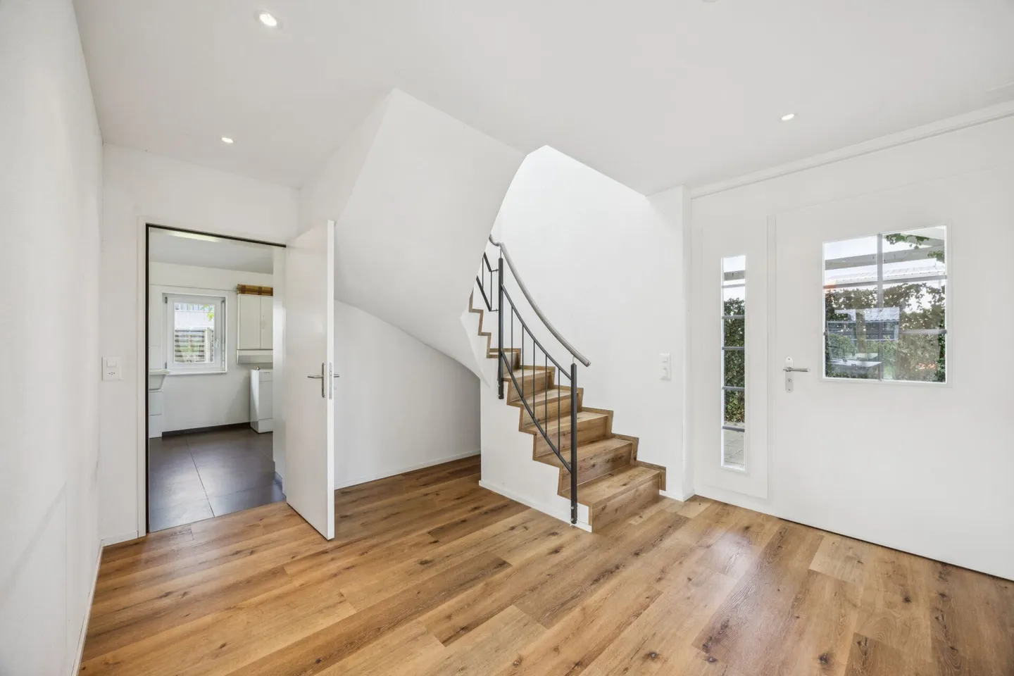 KOMPAKTE REITSPORTIMMOBILIE MIT WOHNHAUS, PFERDESTALL UND REITHALLE IN BASADINGEN TG - Foto 9 von 10