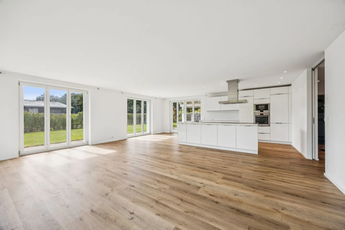 KOMPAKTE REITSPORTIMMOBILIE MIT WOHNHAUS, PFERDESTALL UND REITHALLE IN BASADINGEN TG - Foto 8 von 10