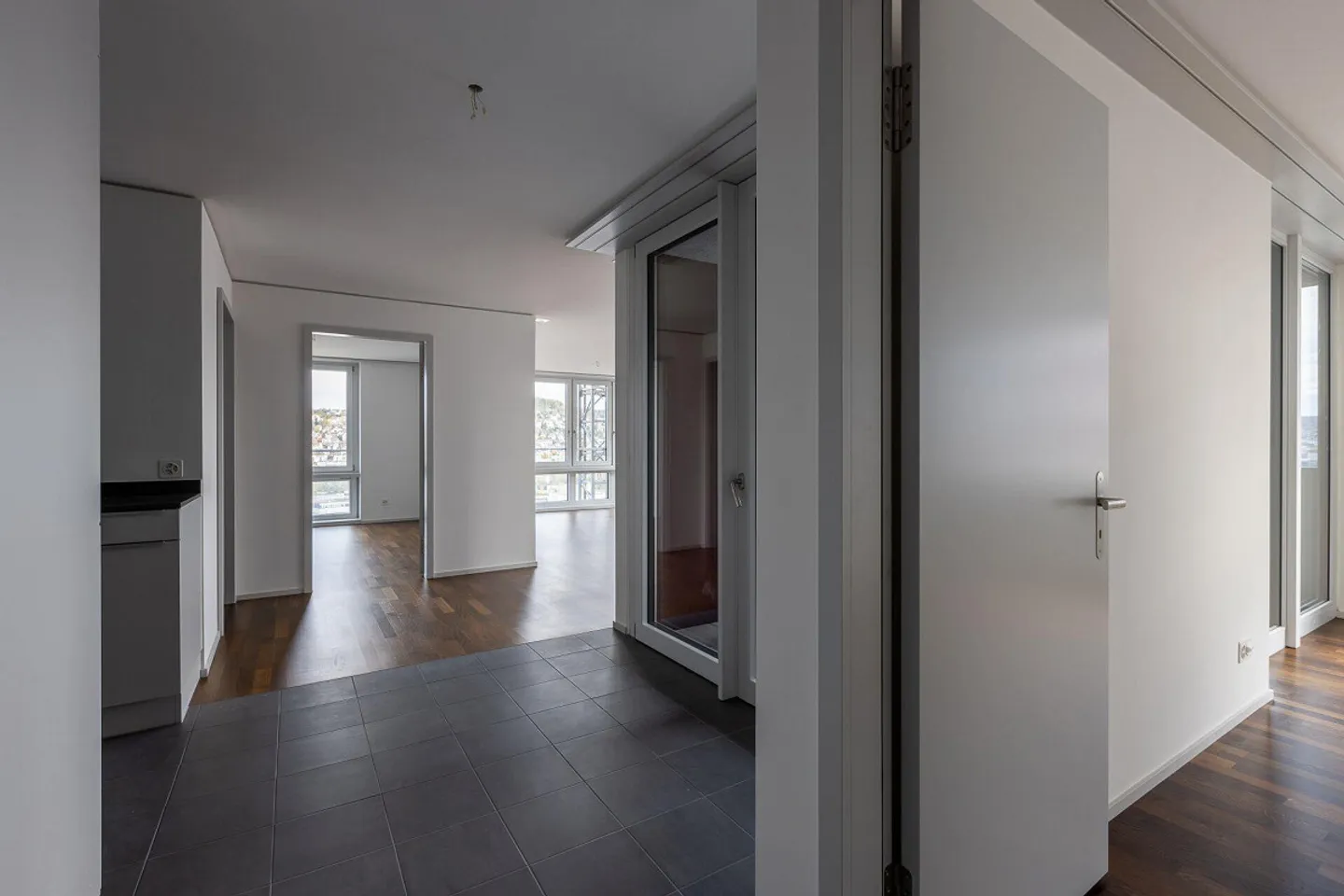 Grosszügige 4.5-Zimmerwohnung 18.13 mit exklusiver Aussicht - Foto 7 di 21