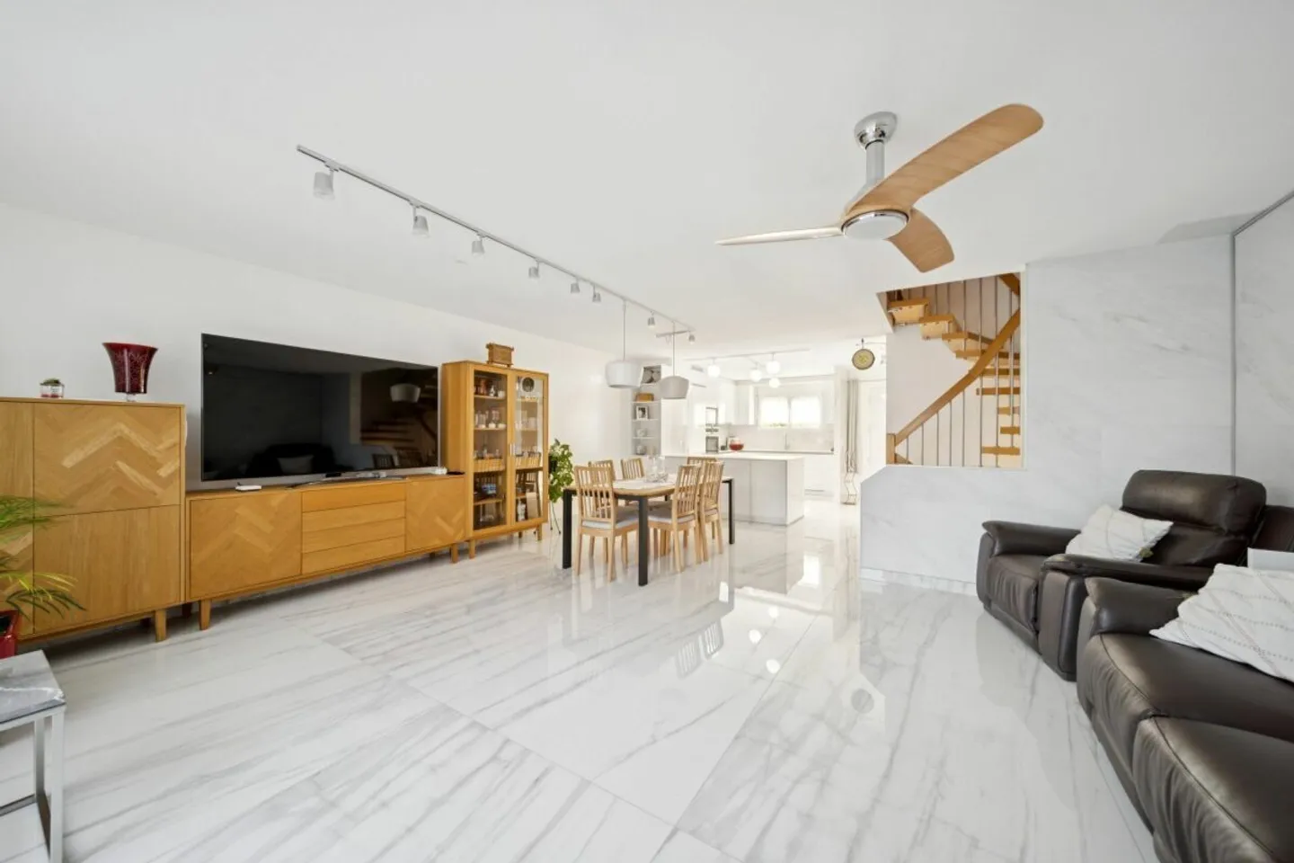 Yverdon - Charming 5.5-Room Villa, Quiet and Family Area - Photo 1 of 14