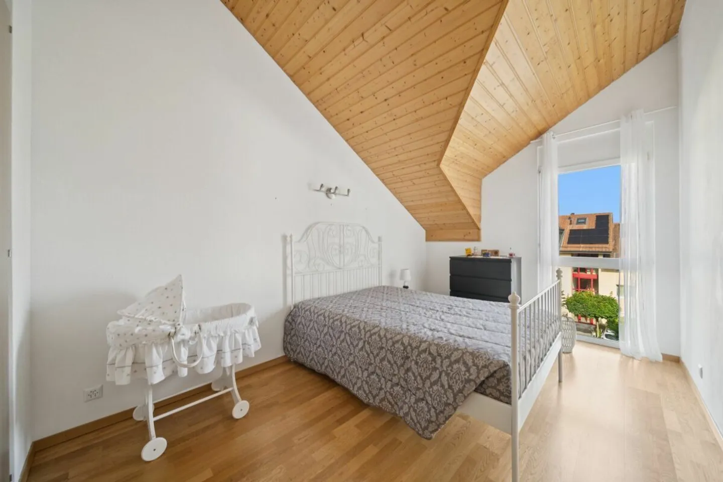 Yverdon - Charming 5.5-Room Villa, Quiet and Family Area - Photo 5 of 14