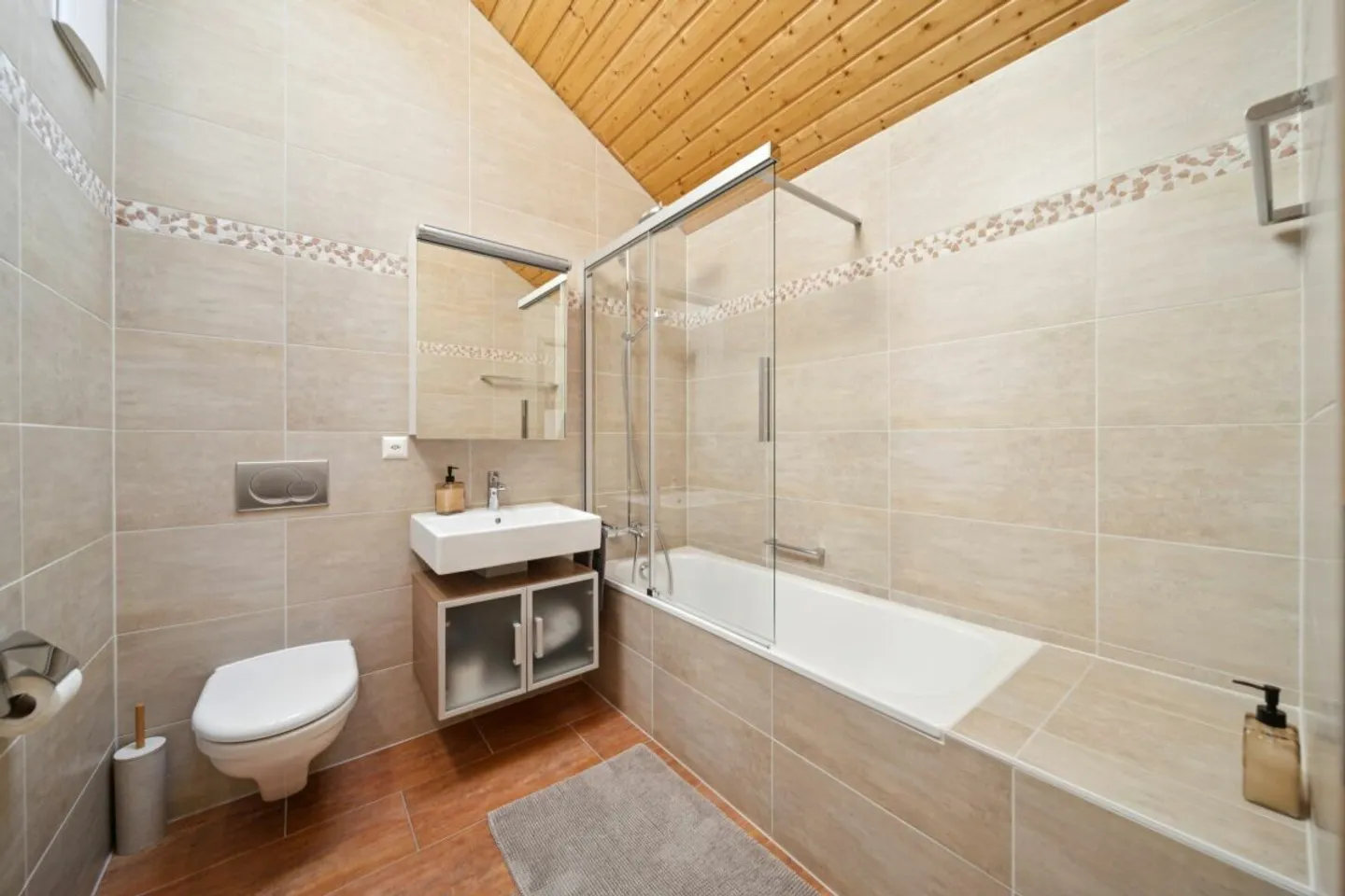 Yverdon - Charming 5.5-Room Villa, Quiet and Family Area - Photo 6 of 14