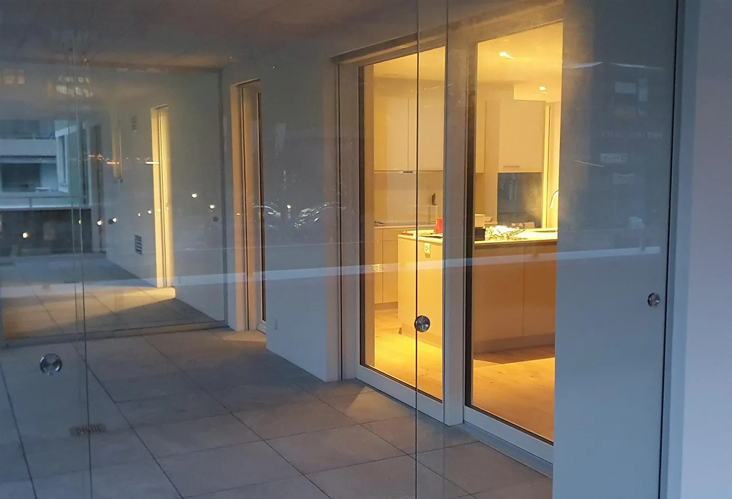 Spacious 4.5-room apartment with loggia & laundry room - Photo 3 of 8