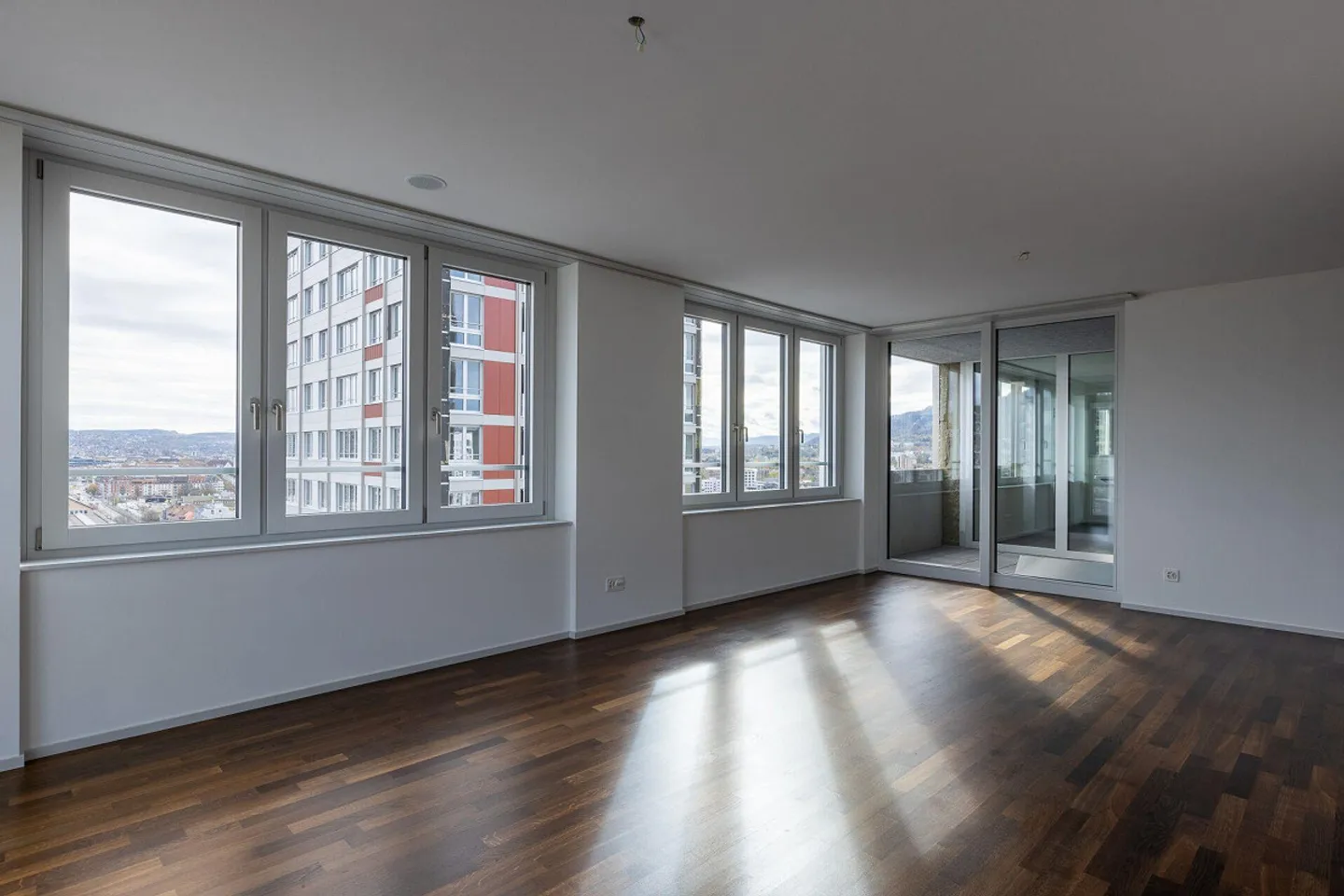 Grosszügige 4.5-Zimmerwohnung 18.13 mit exklusiver Aussicht - Foto 13 di 21