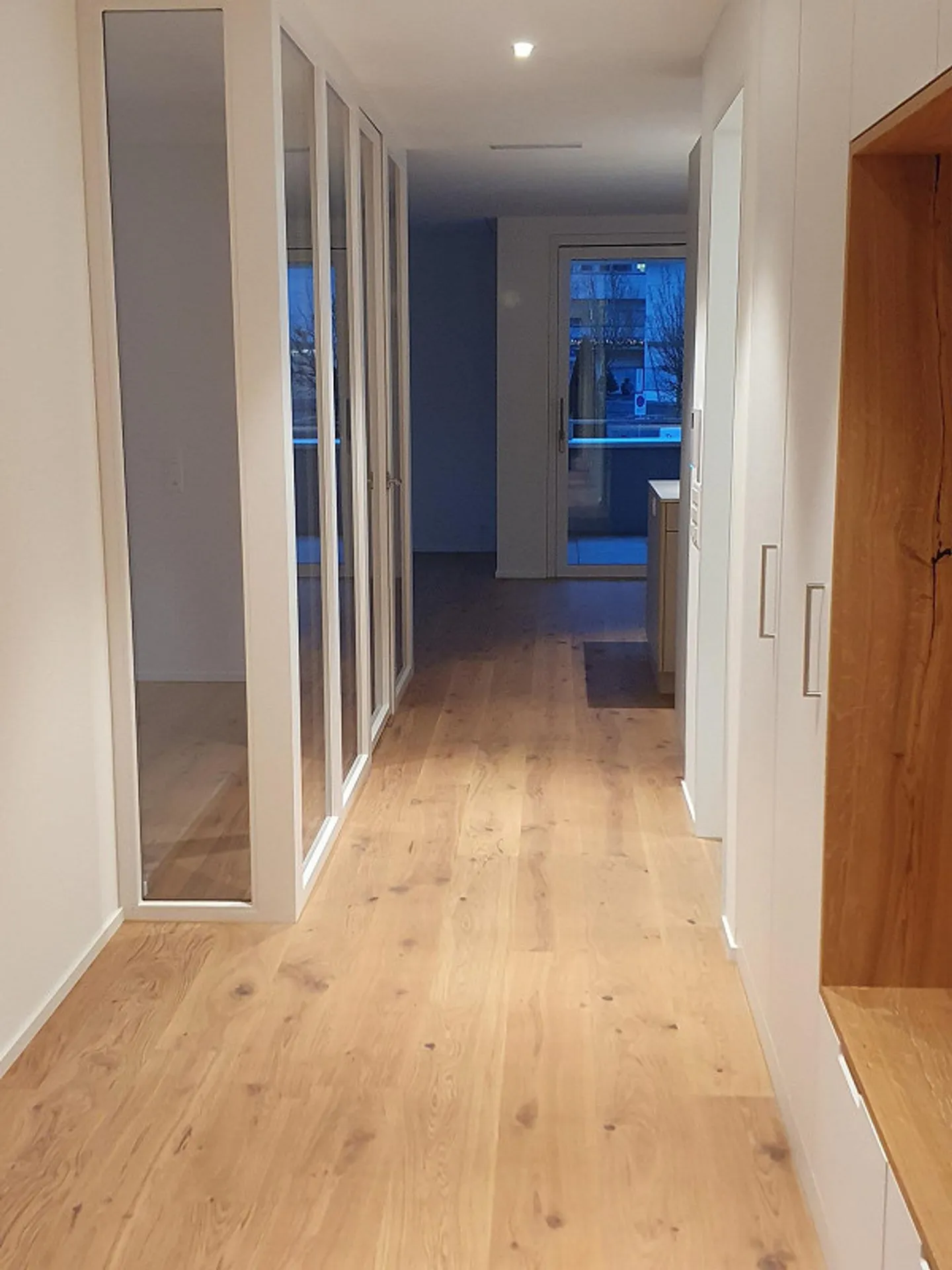 Spacious 4.5-room apartment with loggia & laundry room - Photo 4 of 8