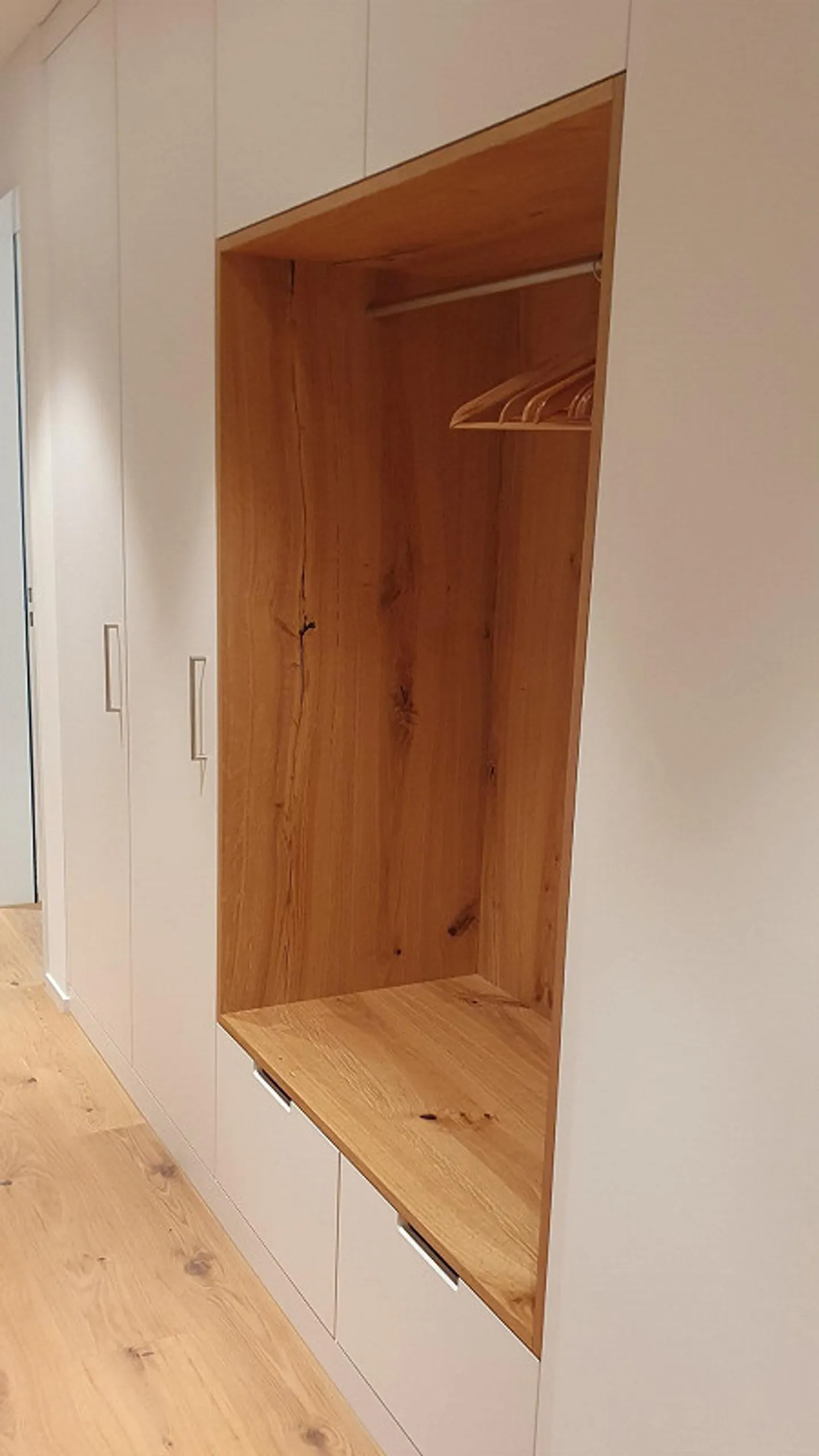 Spacious 4.5-room apartment with loggia & laundry room - Photo 5 of 8