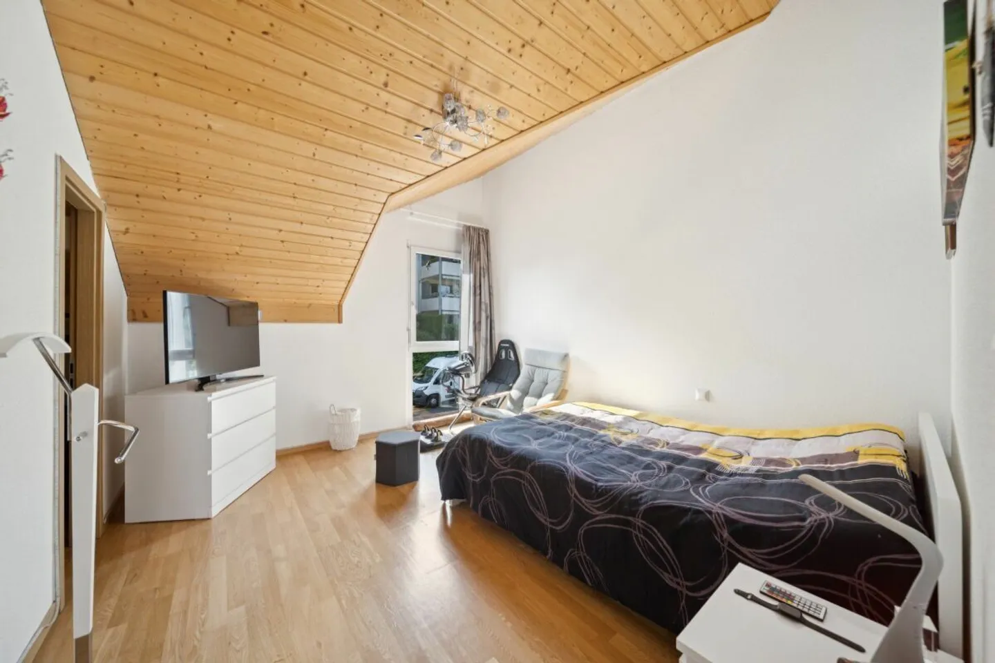 Yverdon - Charming 5.5-Room Villa, Quiet and Family Area - Photo 8 of 14