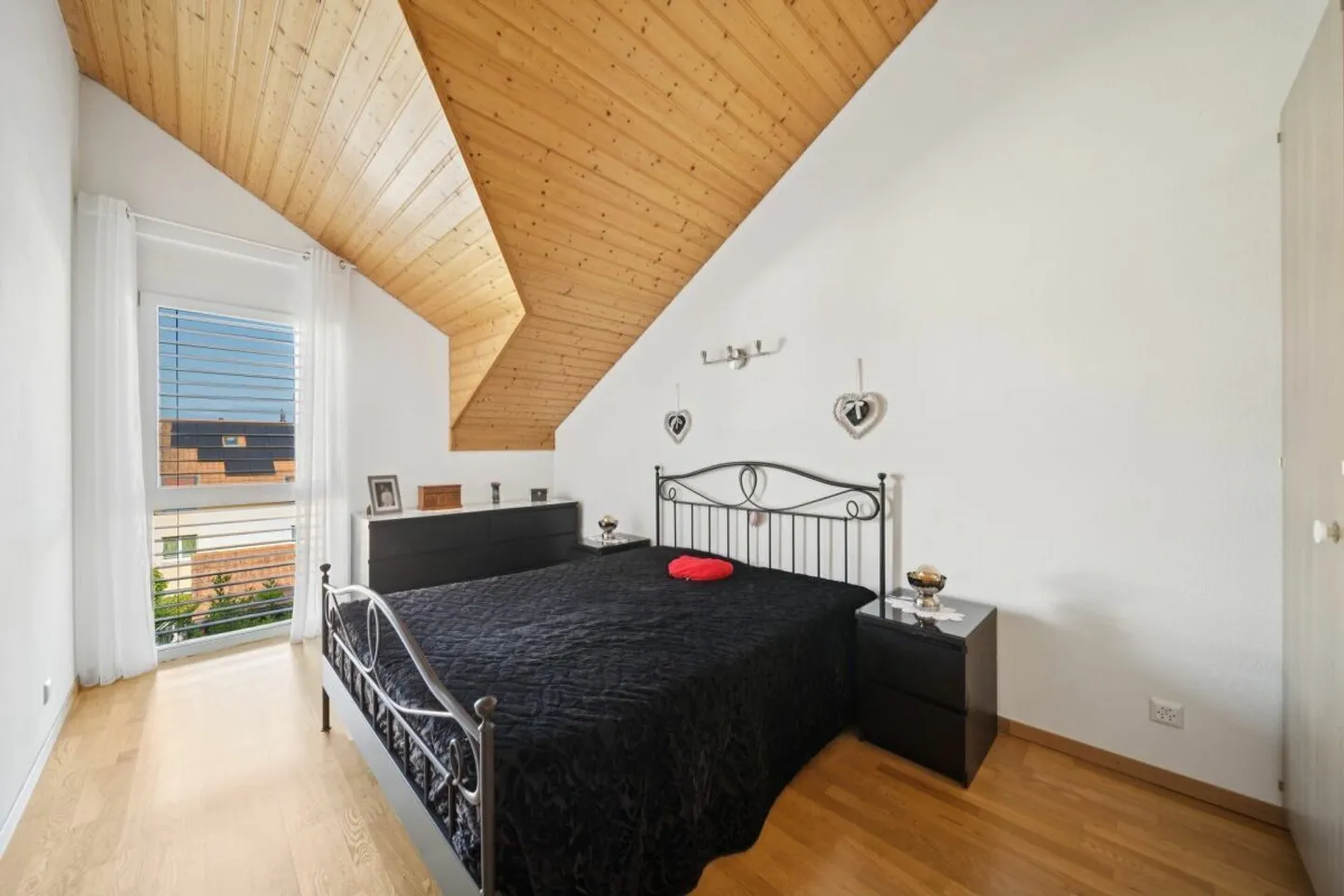 Yverdon - Charming 5.5-Room Villa, Quiet and Family Area - Photo 9 of 14