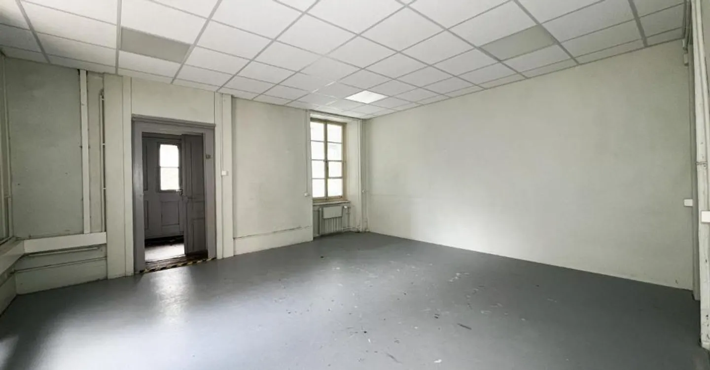 Locali spaziosi di circa 220m² nel centro città - Foto 4 di 12