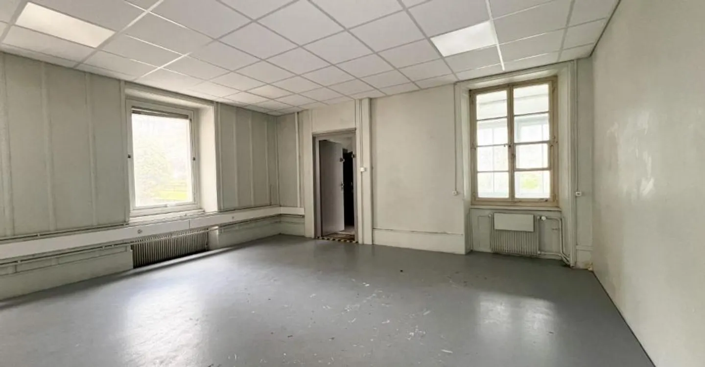 Locali spaziosi di circa 220m² nel centro città - Foto 5 di 12