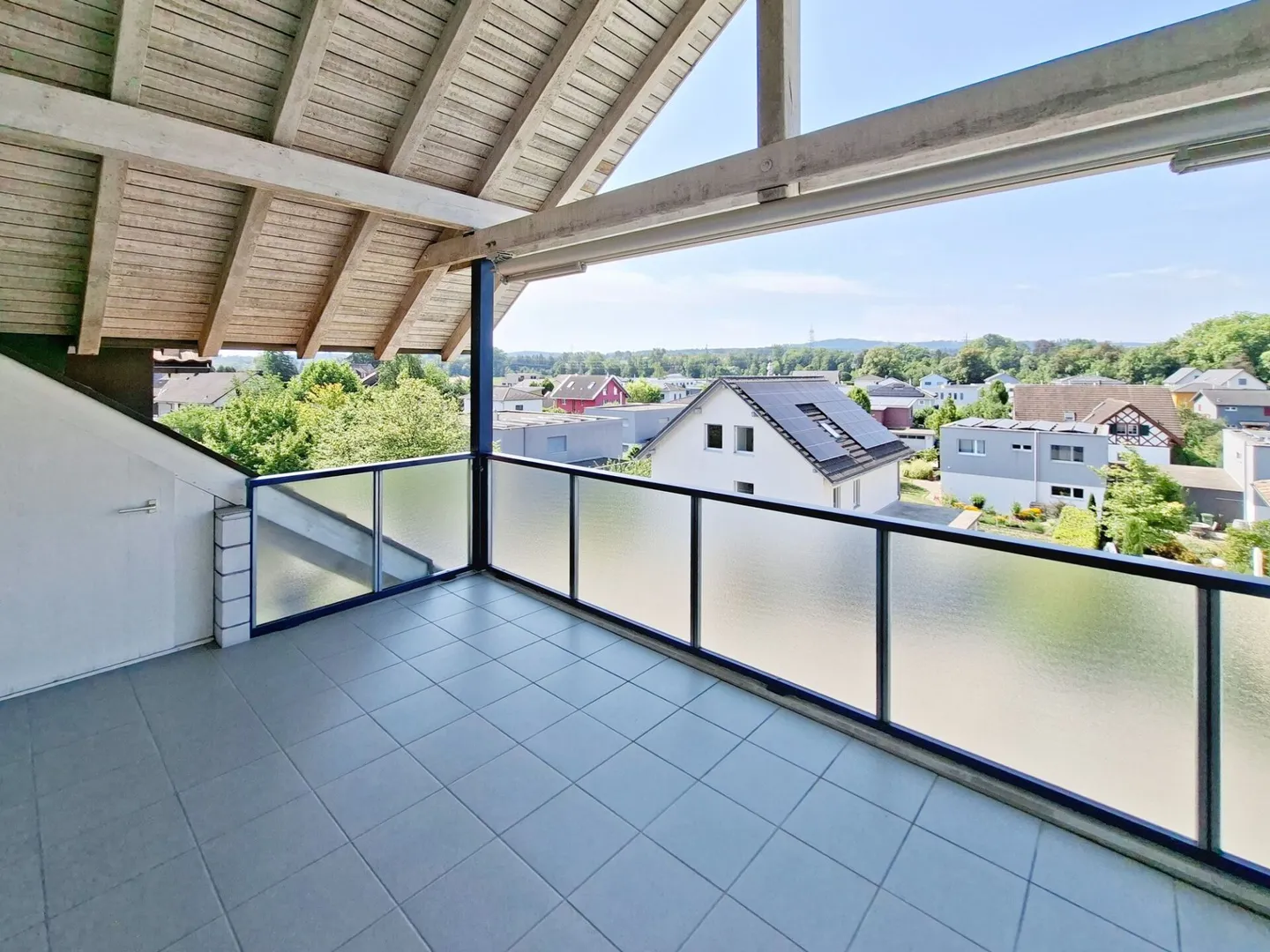 Spacious 5 1/2 Room Maisonette Apartment in Weinfelden - Photo 10 of 15