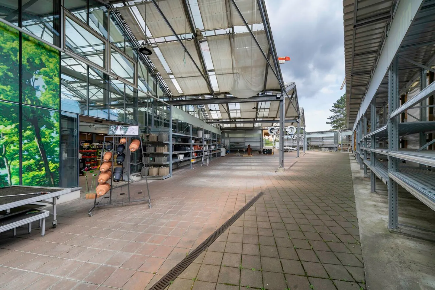 Spazio commerciale spazioso di 2'500m2 - MParc Delemont - Foto 14 di 19