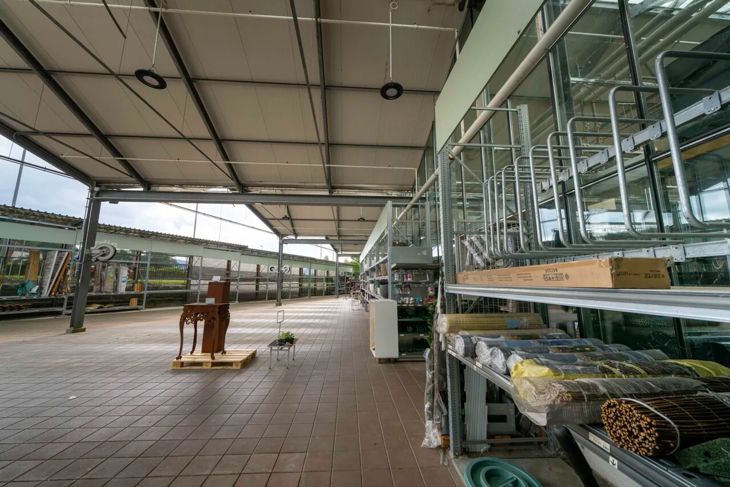 Spazio commerciale spazioso di 2'500m2 - MParc Delemont - Foto 16 di 19